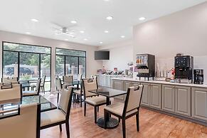 Best Western Plus Two Rivers Hotel & Suites