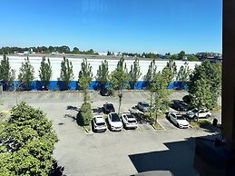 Holiday Inn Express Hotel & Suites Riverport Richmond by IHG