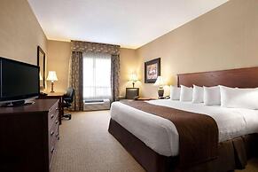 Days Inn & Suites by Wyndham Strathmore