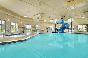 Days Inn & Suites by Wyndham Strathmore