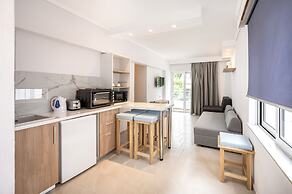 Poseidon Hotel and Apartments