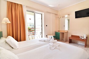 Poseidon Hotel and Apartments