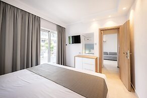 Poseidon Hotel and Apartments