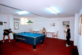 Poseidon Hotel and Apartments