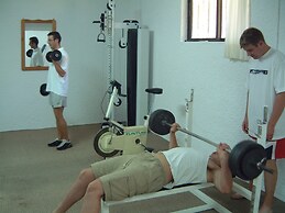 Poseidon Hotel and Apartments