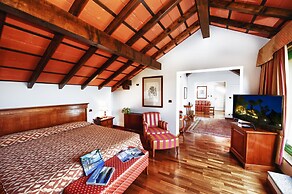 Relais Casali della Cisterna