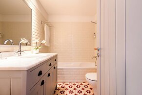 Aqualuz Lagos by The Editory