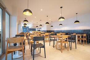 Aqualuz Lagos by The Editory