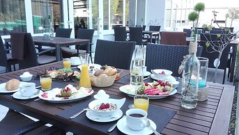 Caravelle Hotel im Park