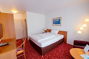 Caravelle Hotel im Park