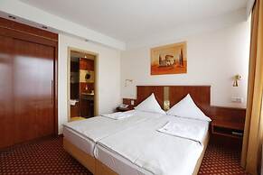 Caravelle Hotel im Park