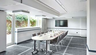 Hyatt Place London Heathrow Airport