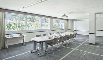 Hyatt Place London Heathrow Airport