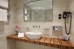 Avalon Hotel & Conferences