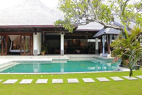 The Maya Seminyak Villas