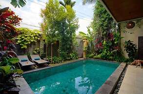 Bali Ayu Hotel And Villas