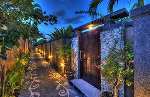 Bali Rich Seminyak Villas