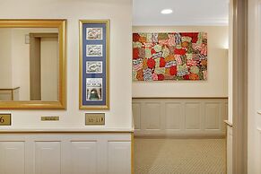 The Manor Apartment Hotel