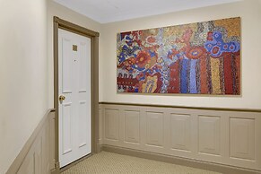 The Manor Apartment Hotel