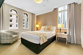 The Manor Apartment Hotel