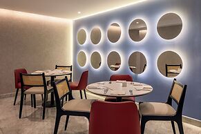 Le Parc Hotel, Beyond Stars