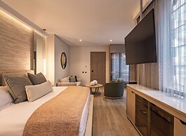 Le Parc Hotel, Beyond Stars