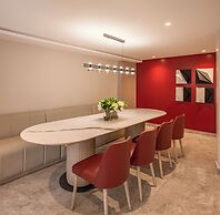 Le Parc Hotel, Beyond Stars