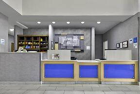 Holiday Inn Express Hotel & Suites Kansas City - Grandview by IHG