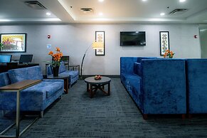 Holiday Inn Express Hotel & Suites Kansas City - Grandview by IHG