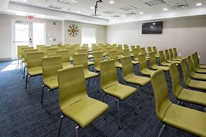 Holiday Inn Express Hotel & Suites Kansas City - Grandview by IHG