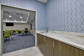 Holiday Inn Express Hotel & Suites Kansas City - Grandview by IHG
