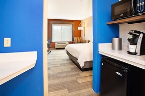 Holiday Inn Express & Suites Rochester Webster by IHG