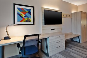 Holiday Inn Express & Suites Rochester Webster by IHG