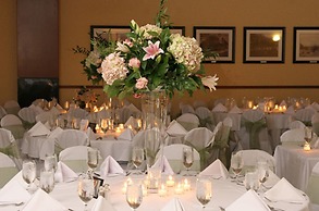 Drury Inn & Suites St. Louis Forest Park