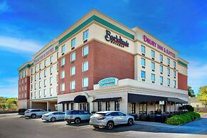 Drury Inn & Suites St. Louis Forest Park