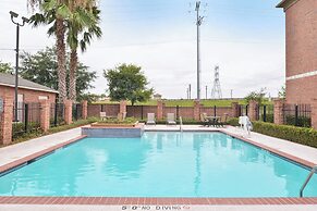 Holiday Inn Express Hotel & Suites San Antonio by IHG