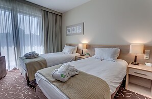 Holiday Inn Resort Warszawa Józefów**** by IHG