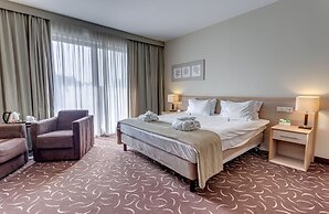 Holiday Inn Resort Warszawa Józefów**** by IHG