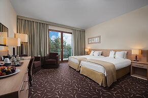 Holiday Inn Resort Warszawa Józefów**** by IHG