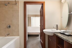 Embassy Suites Montréal by Hilton