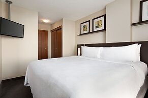 Embassy Suites Montréal by Hilton