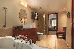 Embassy Suites Montréal by Hilton
