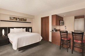 Embassy Suites Montréal by Hilton