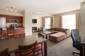 Embassy Suites Montréal by Hilton