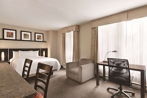 Embassy Suites Montréal by Hilton