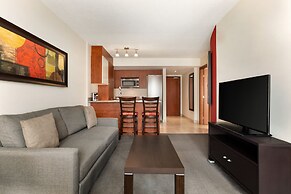 Embassy Suites Montréal by Hilton