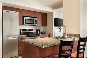 Embassy Suites Montréal by Hilton