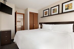 Embassy Suites Montréal by Hilton