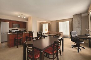 Embassy Suites Montréal by Hilton