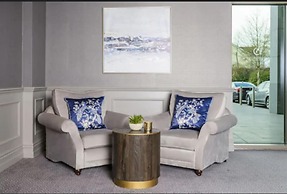 Shearwater Hotel & Spa